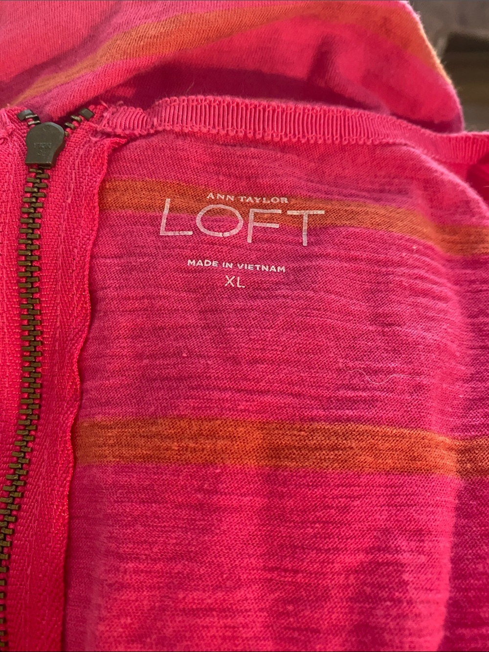🎈 LOFT pink and orange striped long sleeve tee with a back zipper detail! - Picture 4 of 7